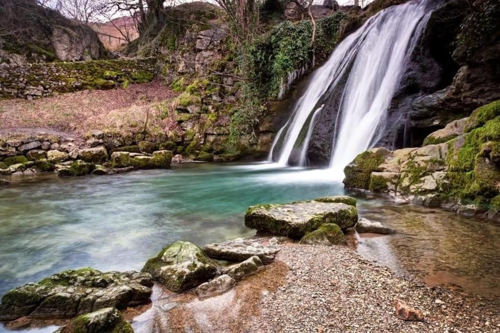 Hideaway * Barnoldswick